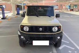 日系硬汉SUV“典范”，新款铃木吉姆尼实拍，小身材+四驱，霸气图片