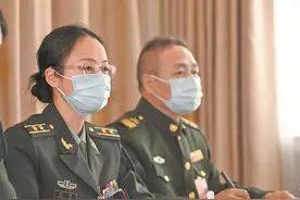 军队代表委员热议强军十年的历史性成就历史性变革图片
