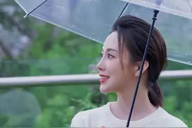 最美台球女神晒照，肤白貌美，粉丝：脸咋越看越不自然了？图片