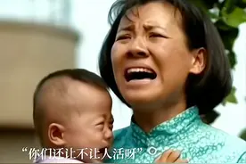 笑不活了！德华带孩子已经带累了，果然谁带谁显老，评论区笑麻了图片