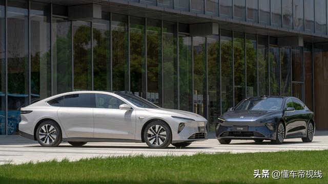 新车 | 售45.8万元起，增曙光金外观/配置升级，2023款ET7开启交付