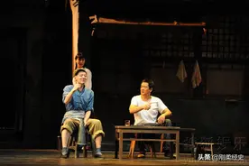 由《窝头会馆》联想到《小井胡同》，里面居然还有他图片