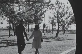 1946年，在日本乐不思蜀的美国军人的日常，天天和美女泡在一起！图片