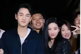 当36岁陈晓和36岁刘亦菲站在一起，我才彻底明白，什么叫顾盼生辉图片