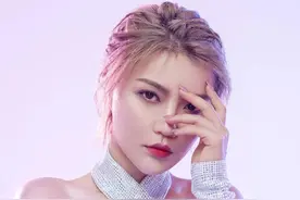 歌红人不红的庄心妍穿上丝袜，也可以这么好看，你喜欢听她的歌吗图片