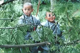 郝劭文低调举办婚礼，仅摆五桌宴席，夫妻亲密交流尽显恩爱图片