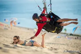 12张让人捧腹不已的国外海边沙滩照，老外们真会玩儿图片