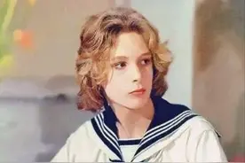 “世界第一美少年”，15岁被谣传死亡，美是原罪？今67岁白发飘飘图片