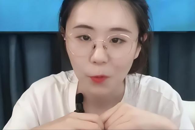 被马云砸中的锦鲤女孩，支付宝中奖1个亿，后来怎么样了？