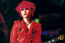 有个传奇乐队叫X japan 没听过的一定要去搜一搜图片