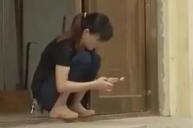 32岁女子为传宗接代连生8个女儿，如今不能生育却被婆家扫地出门图片