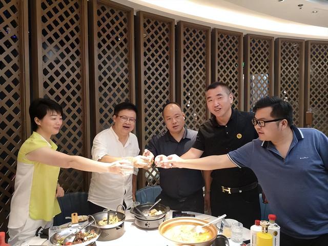 幕僚汇幕僚长张铭博士分享陈武营销的成功案例:博士茶馆超级IP