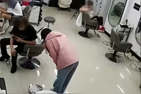 亮证件威胁理发店的后续处理结果：糊弄鬼了！真替理发店老板担忧图片