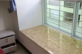 窗台石装修时，老公非要留个“小耳朵”，老师傅听了直呼：内行人图片