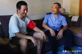 一老兵曾歼敌18人，转业后遭恶霸刁难，他说：我是死人堆爬出来的图片