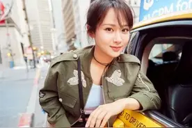 杨紫手写字体突然走红，手写信宛如印刷体，多年写字进步很明显图片