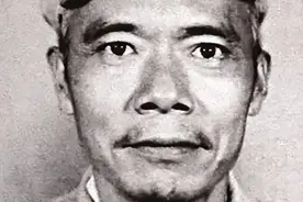 62年，周总理得知一人被开除党籍直言：这个涂木匠顶多是脾气暴躁图片