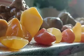 阿拉善戈壁捡石头 银根苏木荒漠探秘图片