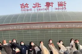 “组团到淄博吃烧烤”之后，下一个流行是什么图片