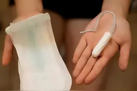 为啥我国女性喜欢卫生巾，外国女人却偏爱卫生棉条？原因很简单图片