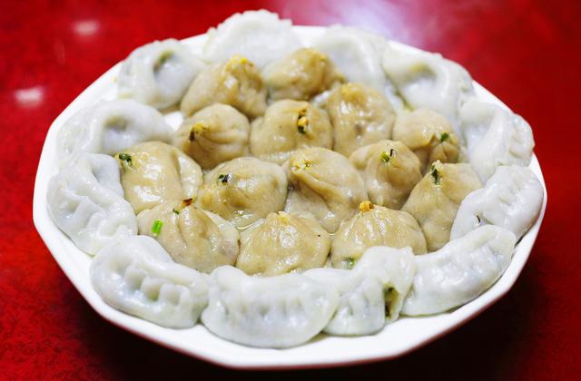 宁化正宗的客家美食还有芝麻黄粿,清炖土猪肉,卤驼子,太平燕,兜汤是不