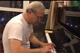 60岁爷爷一场直播连续PK4人，网友：听得我全身起鸡皮疙瘩图片