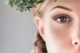 女画家也好色，画的美女人体都是自己？丰满撩人却清雅高贵不俗气图片