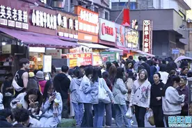 【爽爽贵阳·国庆GOGO购】国庆假期，小十字又上演“人气大片”！图片