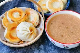 被全网热议的“穷人早餐”，隐藏了多少精英露骨的傲慢图片