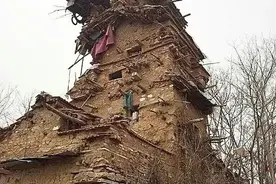 2016年，山东智障老汉靠捡垃圾徒手盖了7层小楼，至今无人敢住图片