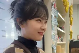 武汉幼儿园美女老师一首挖呀挖，直接挖出了财富密码图片