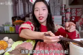 网红小贝状态不佳，手指出现伤疤再惹催吐质疑，本人下场回怼评论图片