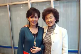 著名演员宋春丽：我这辈子最正确的决定，就是在61岁高龄做了妈妈图片