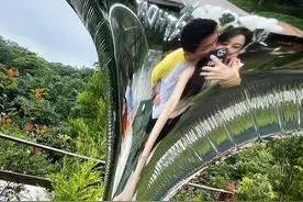 陶喆喜迎53岁生日，霸气搂肩亲吻江佩蓉，小18岁娇妻身材吸睛图片