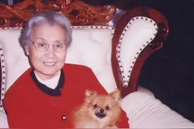 她是50年代的歌唱家，一直不火，培养的儿子却火遍了大江南北图片