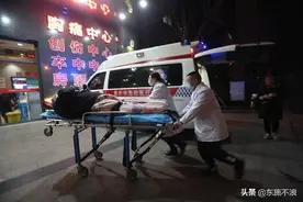 老人在ICU抢救12天，仍然希望渺茫，作为家属，应该怎样选择？图片
