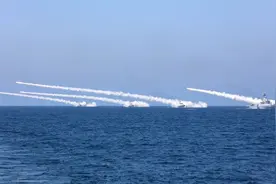 解放军黄海军演打响！连续10天实弹射击，神盾舰逼近高雄港图片