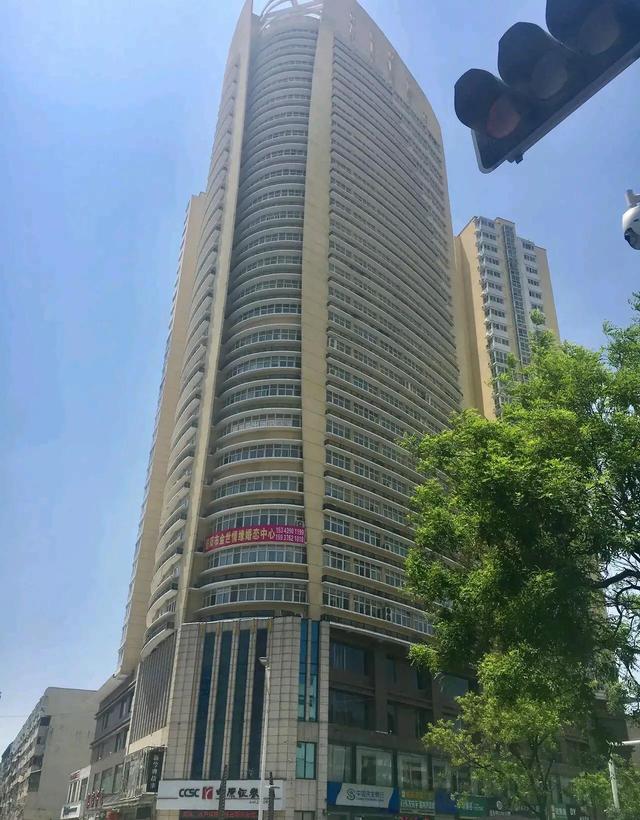 河南省信阳市，息县金融大厦建成，成为河南省信阳市目前第一高楼