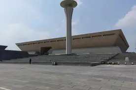 儿子单独和女生去旅游，妈妈彻夜难眠图片