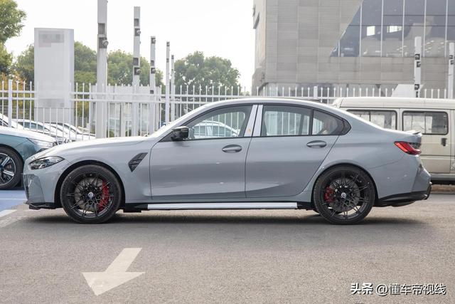 新车 | 双联屏来了,鸡腿挡杆还在,2023款宝马m3实拍,86.39万起