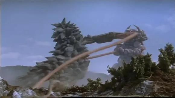 嘎地在游乐场里面是这样的，但是在魔境里面却是换了一个颜色