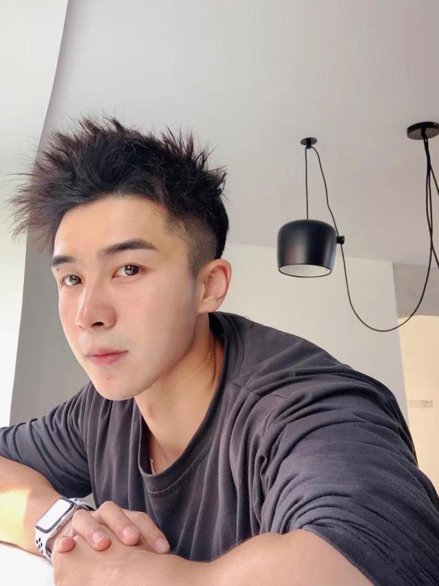 男生纹了眉,让女生更喜欢