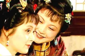 在贵族花园里办乡土流水席！薛宝钗的螃蟹宴，犯了四个致命的错误图片