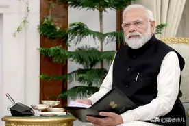 印度卢比严重贬值，被美元反复收割，印度经济被“绑架”图片