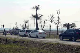 越南最贫困的省份，却是购买汽车最多的省份，老百姓攀比之风盛行图片