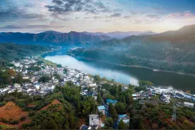 浙江有一座天然空调小城，离杭州140公里，开车两小时就到了图片