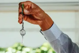 房东停水停电报警有用吗？房东提前解约需要如何赔偿图片