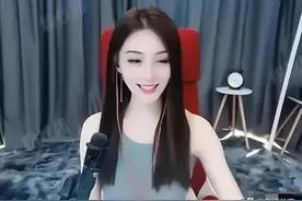 教授上网课被聊天软件美女机器人狂撩，忘记关共享聊天记录曝光图片