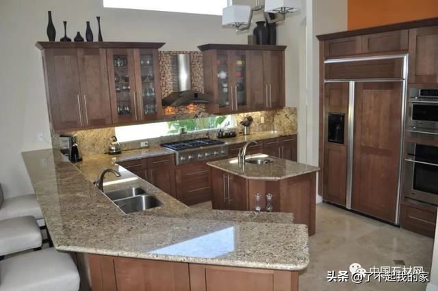 ʯҡʯӢʯҰ壬һʺ̨أ