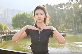 福建二本美女校花突然走红，颜值好美，真是移动的“招生简章”图片